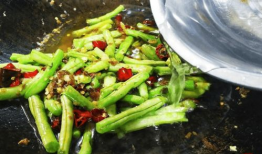 60岁老阿姨吃瓜,揭秘娱乐圈那些事儿