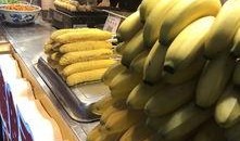 西安回民街吃瓜,尽享地道风味之旅